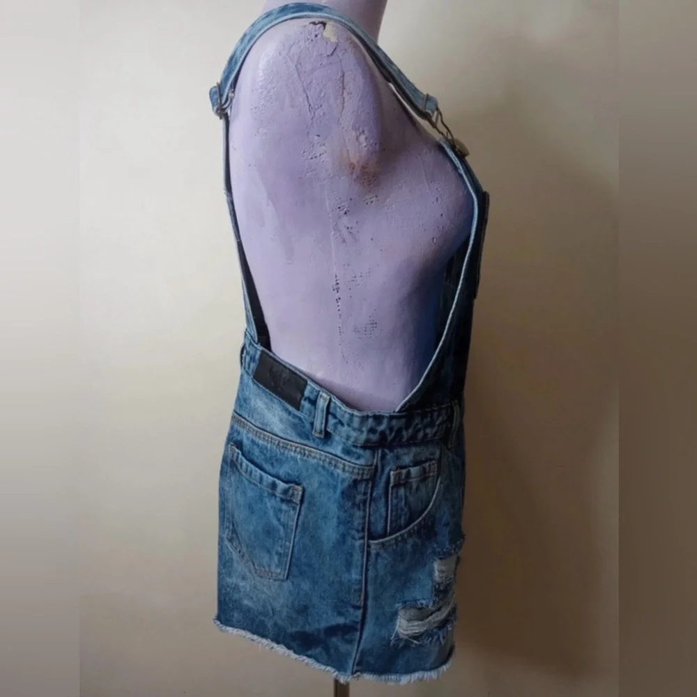 New Vintage Women’s Distressed Denim Short Overalls Size 10 - Shortalls - Picture 2 of 13